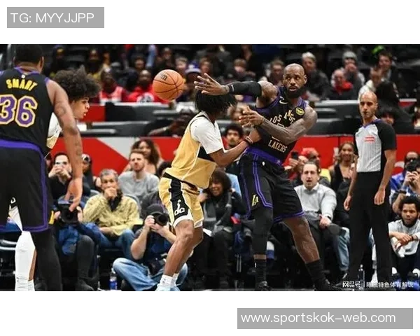 东契奇感叹詹姆斯大风车扣篮现场体验真是无与伦比的奇妙时刻